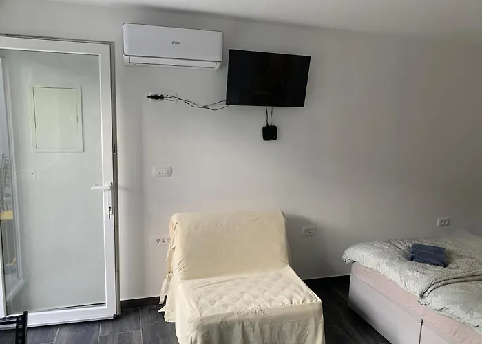 Apartment M&m Mirna Lokacija, Klima In Brezplacno Parkirisce