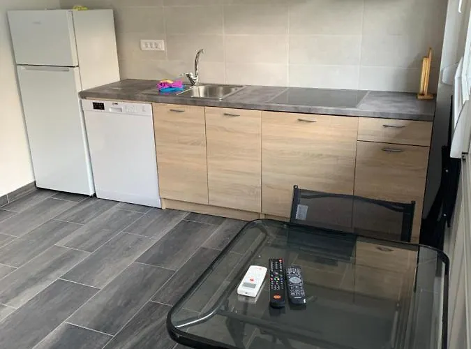 Apartment M&m Mirna Lokacija, Klima In Brezplacno Parkirisce