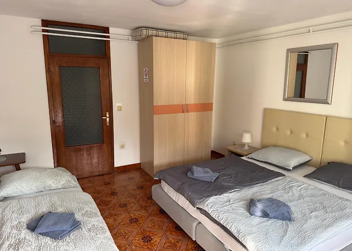 M&m Mirna Lokacija, Klima In Brezplacno Parkirisce Daire *